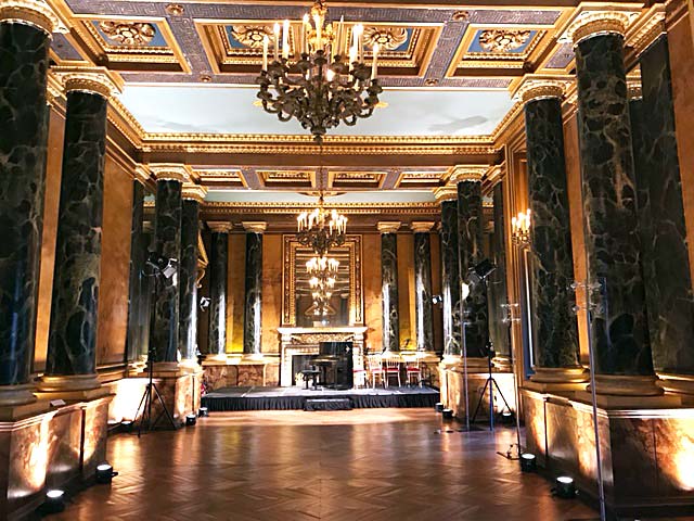 Château de Fontainebleau, Salle des colonnes